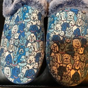 Bobs Skechers beach bonfire dog scuff slippers
